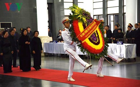 Hommage solennel au président Trân Dai Quang - ảnh 7