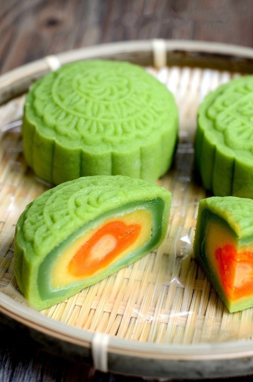 Vietnamese Traditional Snow Skin Mooncake - ảnh 3