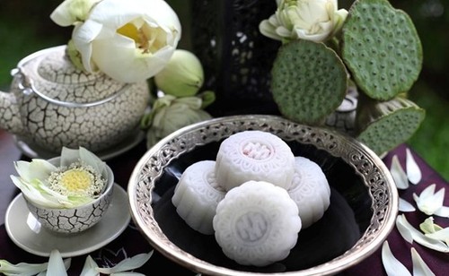 Vietnamese Traditional Snow Skin Mooncake - ảnh 2