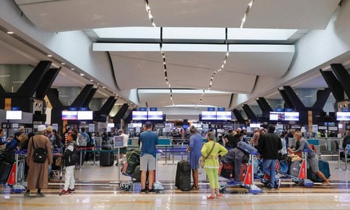 US to lift travel curbs on eight African countries - ảnh 1