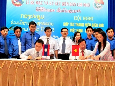 Jugendliche der Provinzen an der vietnamesisch-laotischen Grenze tagen in Nha Trang - ảnh 1