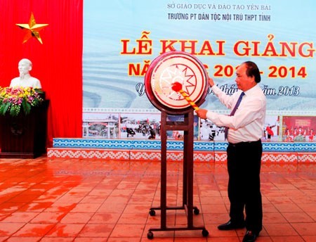 Spitzenpolitiker nehmen an Feier zum Beginn des neuen Schuljahres teil - ảnh 2