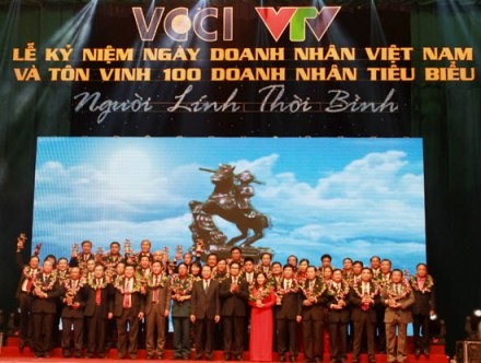 Ehrung der herausragenden Unternehmer - ảnh 1