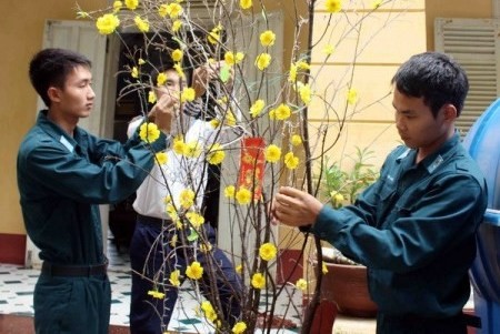 Provinz Khanh Hoa sendet Live-Übertragung mit Soldaten und Bewohnern des Inselkreises Truong Sa - ảnh 1