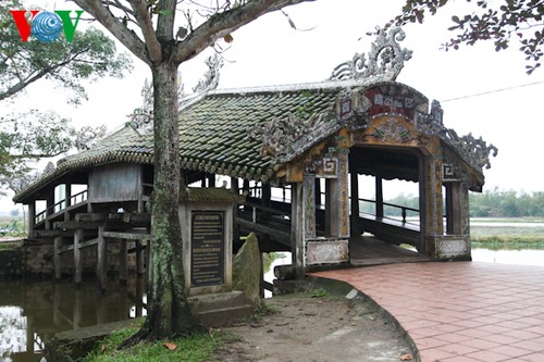 Besuch der Ziegelbrücke Thanh Toan in Hue - ảnh 1