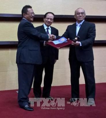 Vietnam nimmt an Tätigkeiten zum Auftakt des ASEAN-Präsidenschaftsjahres 2016 von Laos teil - ảnh 1