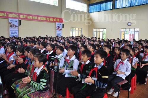 Mitglieder der Volksgruppen leisten einen wichtigen Beitrag zur Bewahrung traditioneller Kulturen - ảnh 1