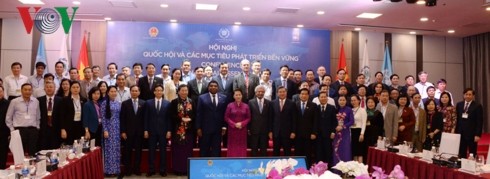 Internationale Erfahrungen bei der Umsetzung der Ziele für nachhaltige Entwicklung teilen - ảnh 1