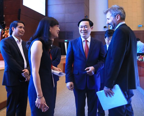 Die vietnamesische Regierung verbessert Politik zur Lockung der ausländischen Direktinvestitionen - ảnh 1