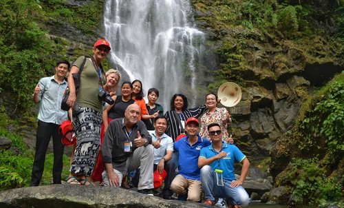 Die internationalen Journalisten sind von der Reise zur Entdeckung Nghe An beeindruckt - ảnh 1