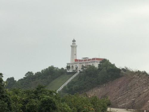 Der Leuchtturm in der Landspitze des Landes - ảnh 1