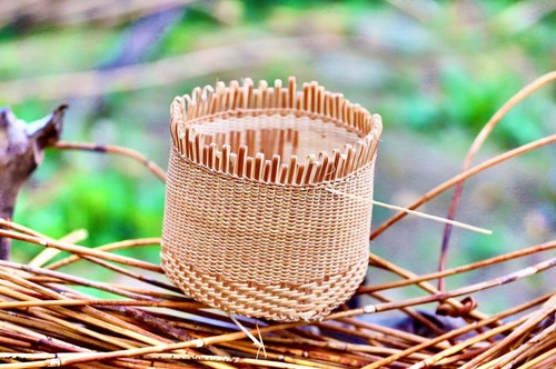 Ausstellung und Vorstellung der Strickfertigkeiten der Volksgruppe Co Tu - ảnh 1