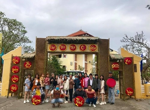 Hoi An organisiert Tet-Markt für die Armen - ảnh 1