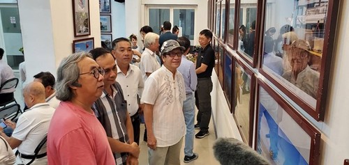 Mehr als 90 einzigartige Fotos in der Ausstellung „Truong Sa – Wachtürme – durch fotografische Linsen“ - ảnh 1