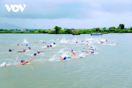 Traditionelles Flussschwimmturnier Bach Dang 2022 - ảnh 1