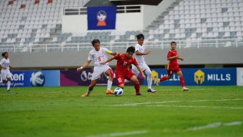 Das vietnamesische U18-Frauenteam kämpft um die südostasiatische U18-Frauenmeisterschaft 2022 - ảnh 1