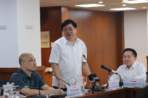 Die Einzigartigkeit des Romans “Schulden beim Land” - ảnh 1