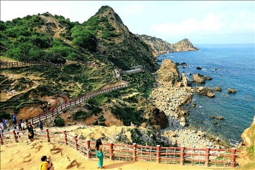 Attraktive Reiseziele in den Ferien - ảnh 5