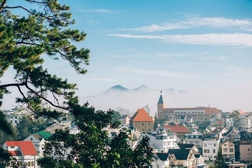 Attraktive Reiseziele in den Ferien - ảnh 9