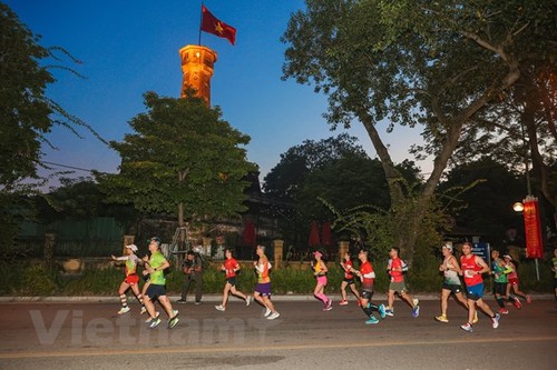 Etwa 10.000 Menschen nehmen am Laufturnier VPIM 2023 teil - ảnh 1