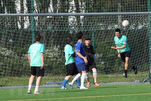 Fußball fördert den Zusammenhalt der vietnamesischen Gemeinschaft in Deutschland - ảnh 1