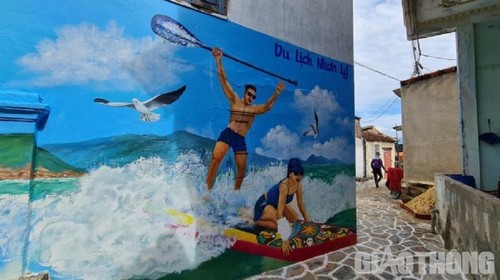 Lebendige Wandgemälde im Dorf Nhon Ly in der Provinz Binh Dinh - ảnh 13