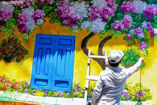 Lebendige Wandgemälde im Dorf Nhon Ly in der Provinz Binh Dinh - ảnh 6