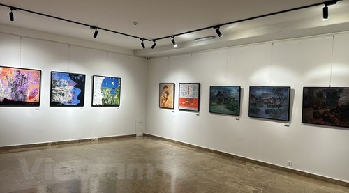 Vietnamesische Gemäldeausstellung zum ersten Mal in der Mongolei - ảnh 1