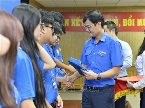 200 Freiwilligen sind bereit für die globale Konferenz junger Parlamentarier - ảnh 1