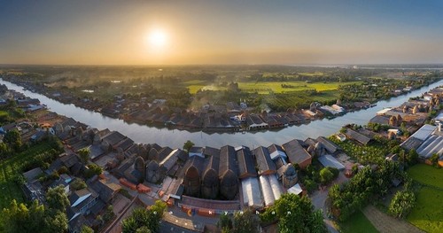 Das Dorf für die Herstellung von Keramikziegeln Mang Thit - ảnh 1