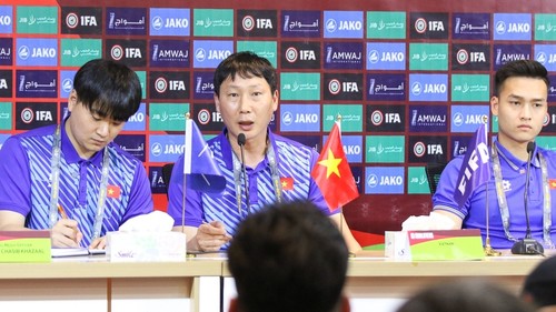 Trainer Kim Sang Sik erhält Aufmerksamkeit von den irakischen Medien - ảnh 1