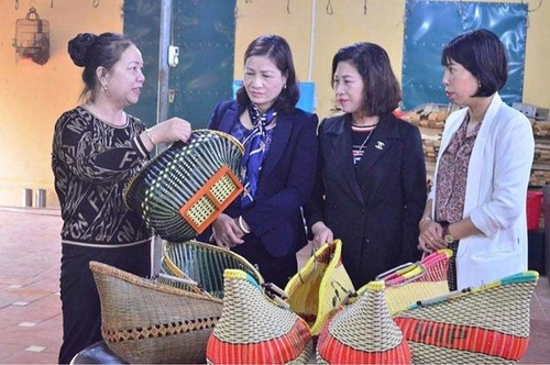 Stärkung der Finanzierung kleiner und mittlerer Unternehmen im Frauenbesitz in Vietnam - ảnh 1