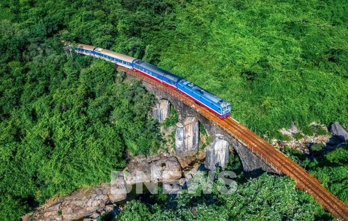 Vietnamesische Schönheit in Werbevideo für Bahntourismus  - ảnh 1