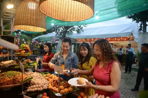 Vorstellung von mehr als 100 Gerichten beim kulinarischen Festival in Südvietnam 2024  - ảnh 1