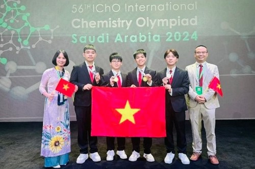 Vietnam belegt den 2. Platz bei der Internationalen Chemieolympiade 2024 - ảnh 1