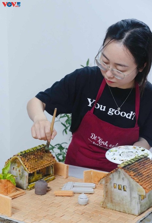 Einzigartiger Mondkuchen mit dem Bild der Dörfer in Nordvietnam - ảnh 1