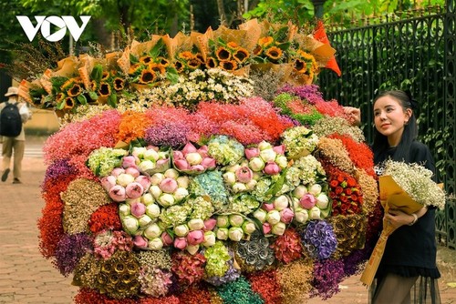 Die sanfte Schönheit des Herbstes in Hanoi - ảnh 6