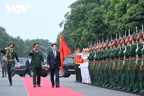 Staatspräsident Luong Cuong besucht das Armeekorps 12 - ảnh 1