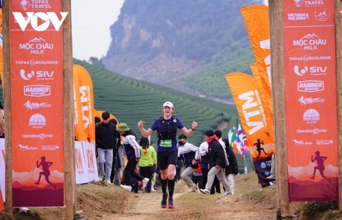 Der Marathonlauf mit der romantischsten Strecke Vietnams gestartet - ảnh 1