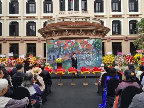 Eröffnung der Ausstellung „Huynh Phuong Dongs Reise“ - ảnh 1
