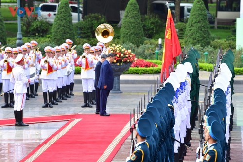 KPV-Generalsekretär To Lam leitet die Empfangszeremonie für Chinas Partei- und Staatschef Xi Jinping - ảnh 9