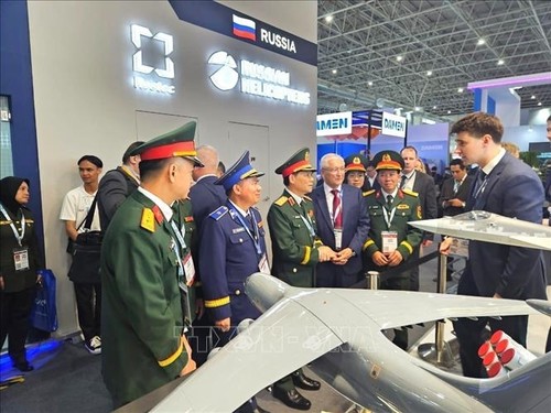 Vietnam nimmt an der Internationalen Schiff- und Luftfahrtausstellung Langkawi 2025 teil - ảnh 1