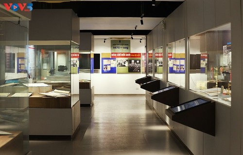 100 Jahre vietnamesischer Journalismus: Lebendige Erinnerungen im vietnamesischen Pressemuseum - ảnh 18