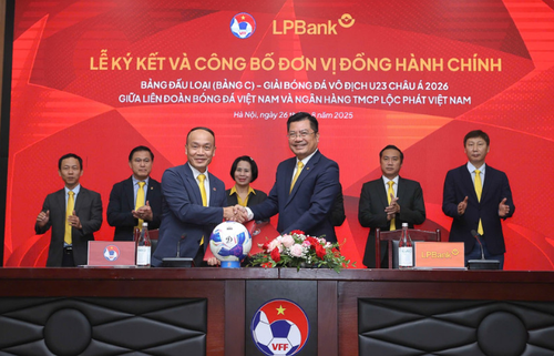 LPBank begleitet die vietnamesische Fußballnationalmannschaft bei den Qualifikationsspielen zur U23-Asienmeisterschaft  - ảnh 1