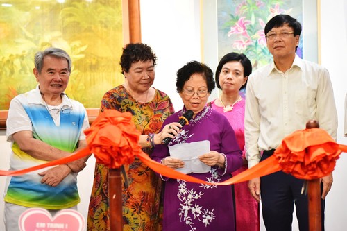 Straßen und Blumen in der zeitgenössischen Malerei - ảnh 1