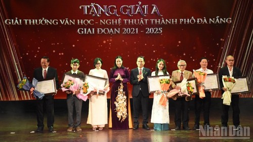 Da Nang zeichnet 61 Werke mit Literatur- und Kunstpreisen im Zeitraum 2021-2025 aus - ảnh 1