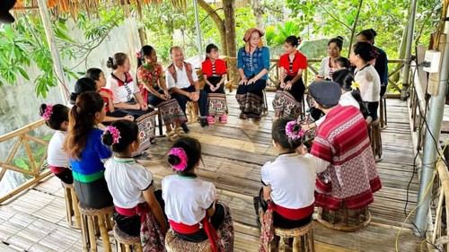 Förderung der indigenen kulturellen Werte der Volksgruppe der Thai im Westen der Provinz Nghe An - ảnh 2