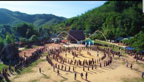  꺼뚜족의 햅쌀 축제 - ảnh 1