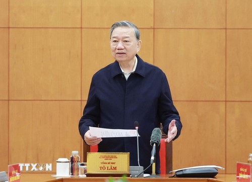 또 럼 당 서기장, 제14차 당 대회 문서에 주요 정책 추가 요구 - ảnh 1