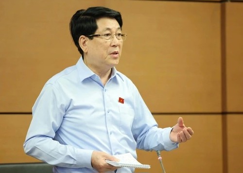 베트남 공무원법 개정안, 새 시대의 인적 자원 질 향상 요구 충족 - ảnh 1